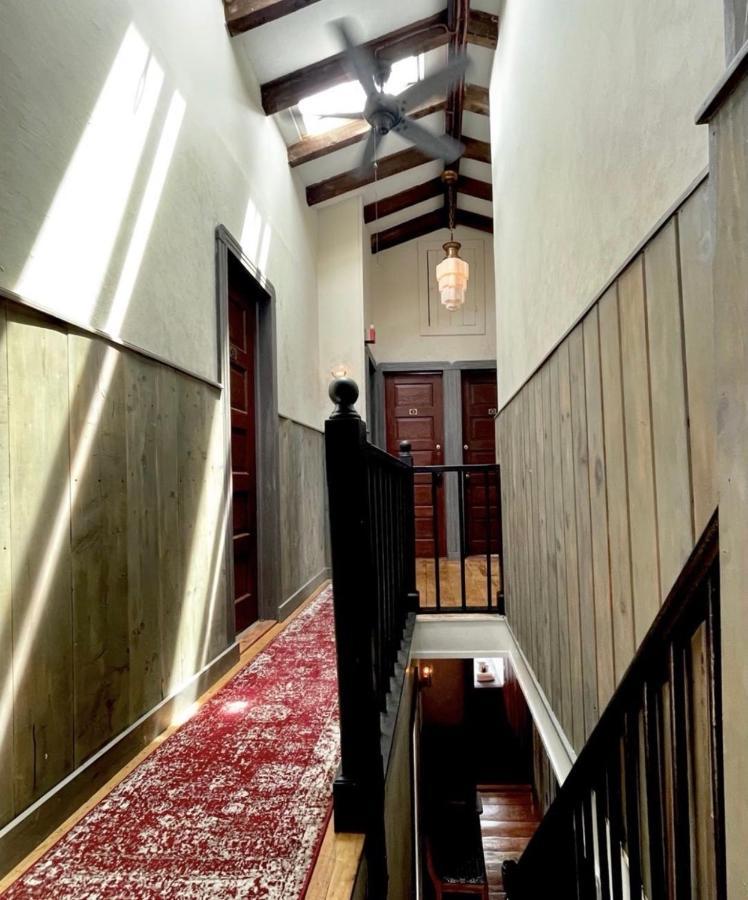 Hotel Crew'S Quarters Boarding House - Caters To Men Provincetown Exterior foto