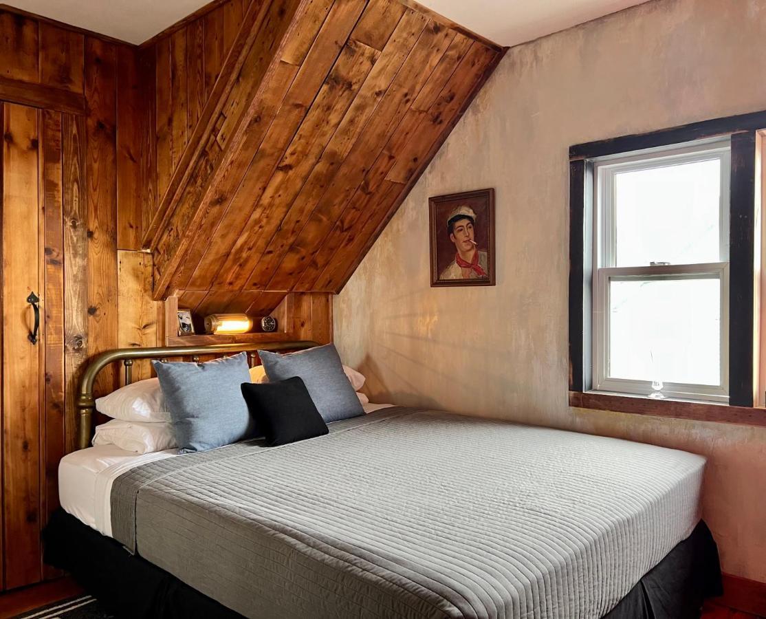 Hotel Crew'S Quarters Boarding House - Caters To Men Provincetown Exterior foto