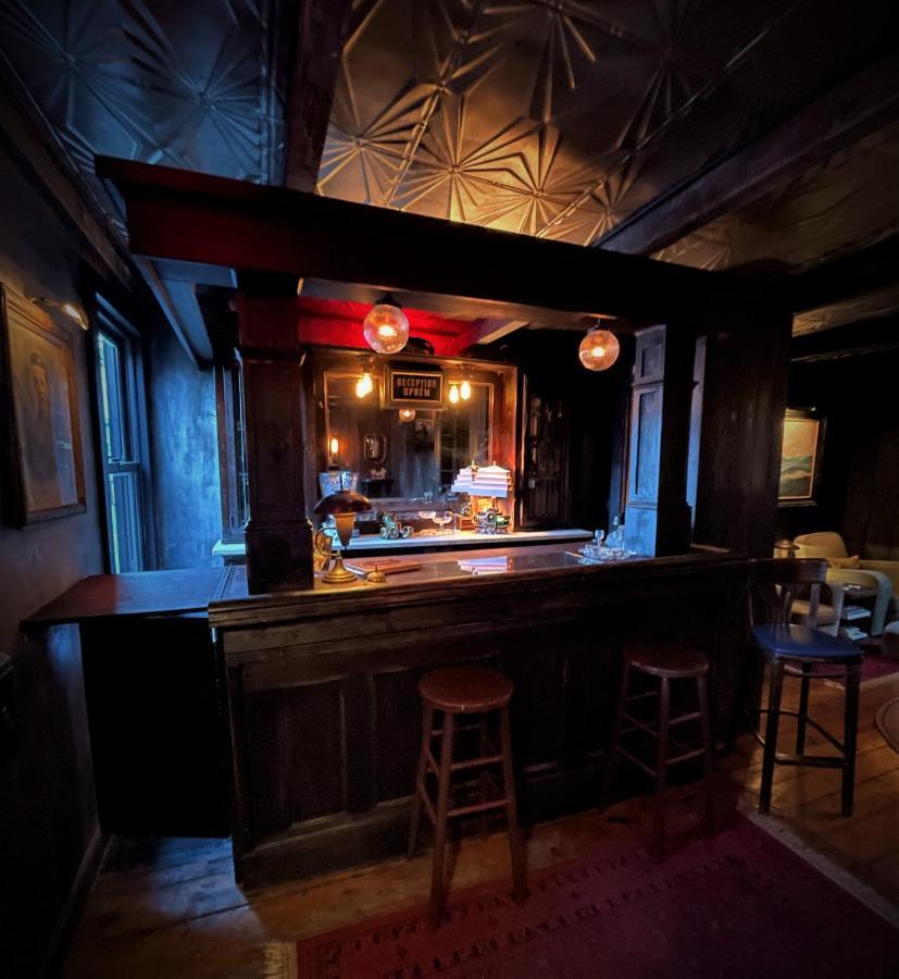 Hotel Crew'S Quarters Boarding House - Caters To Men Provincetown Exterior foto
