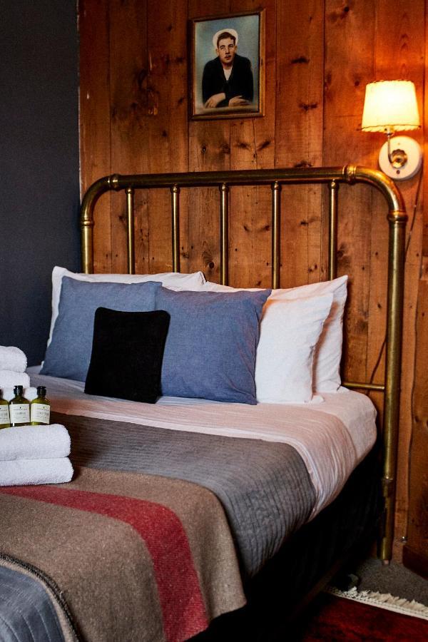 Hotel Crew'S Quarters Boarding House - Caters To Men Provincetown Exterior foto